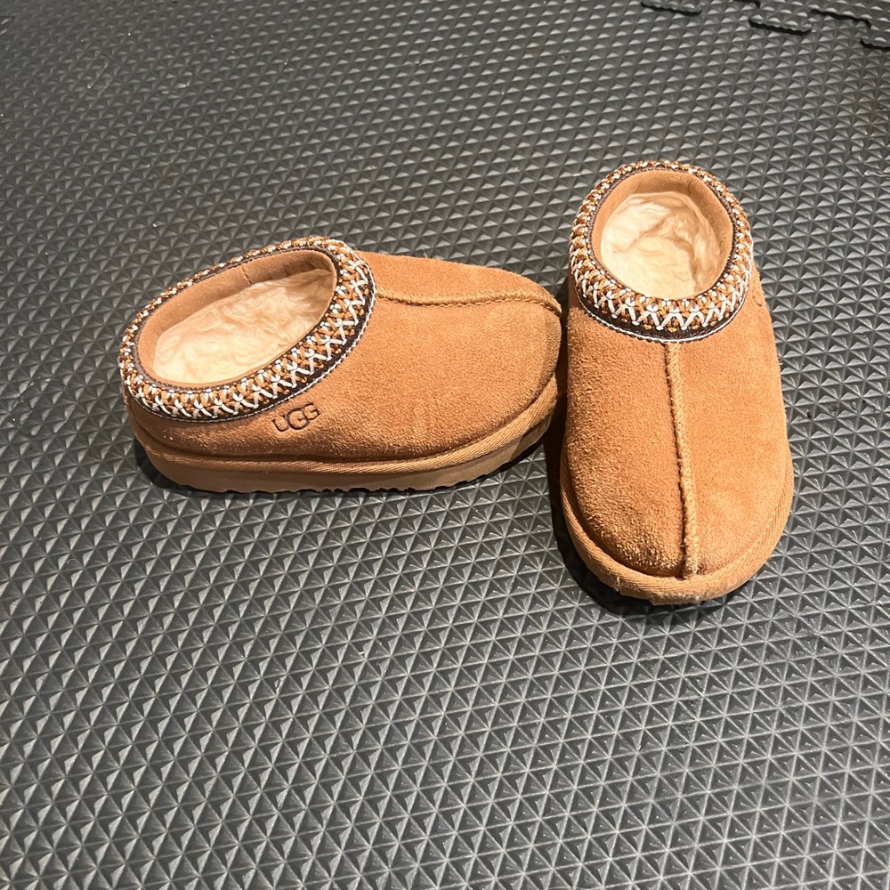 UGG| Toddler Tan Tasman Slip-On Fur shoe - child size 8C - almost new